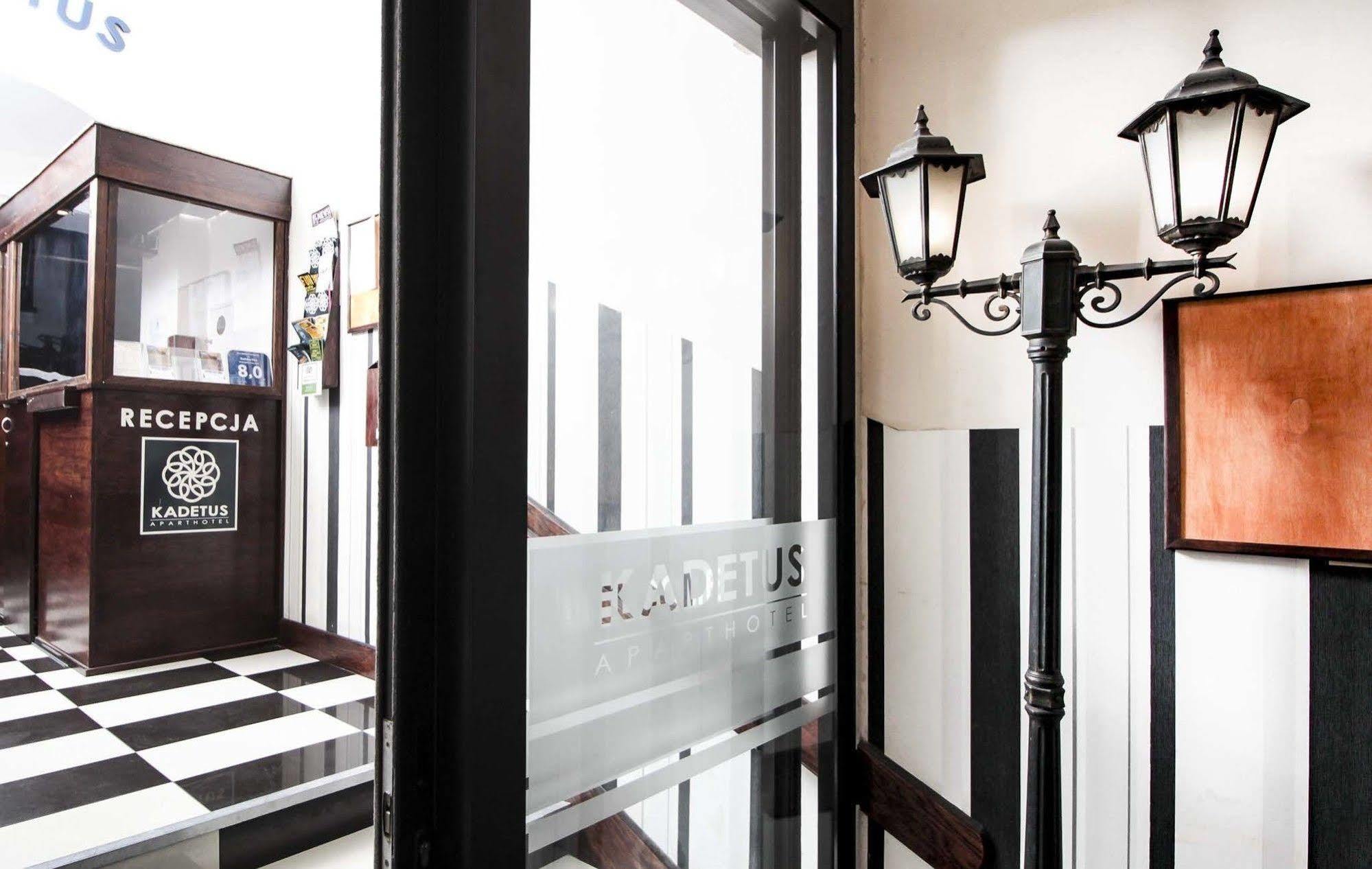 Aparthotel Kadetus Krakow Exterior photo